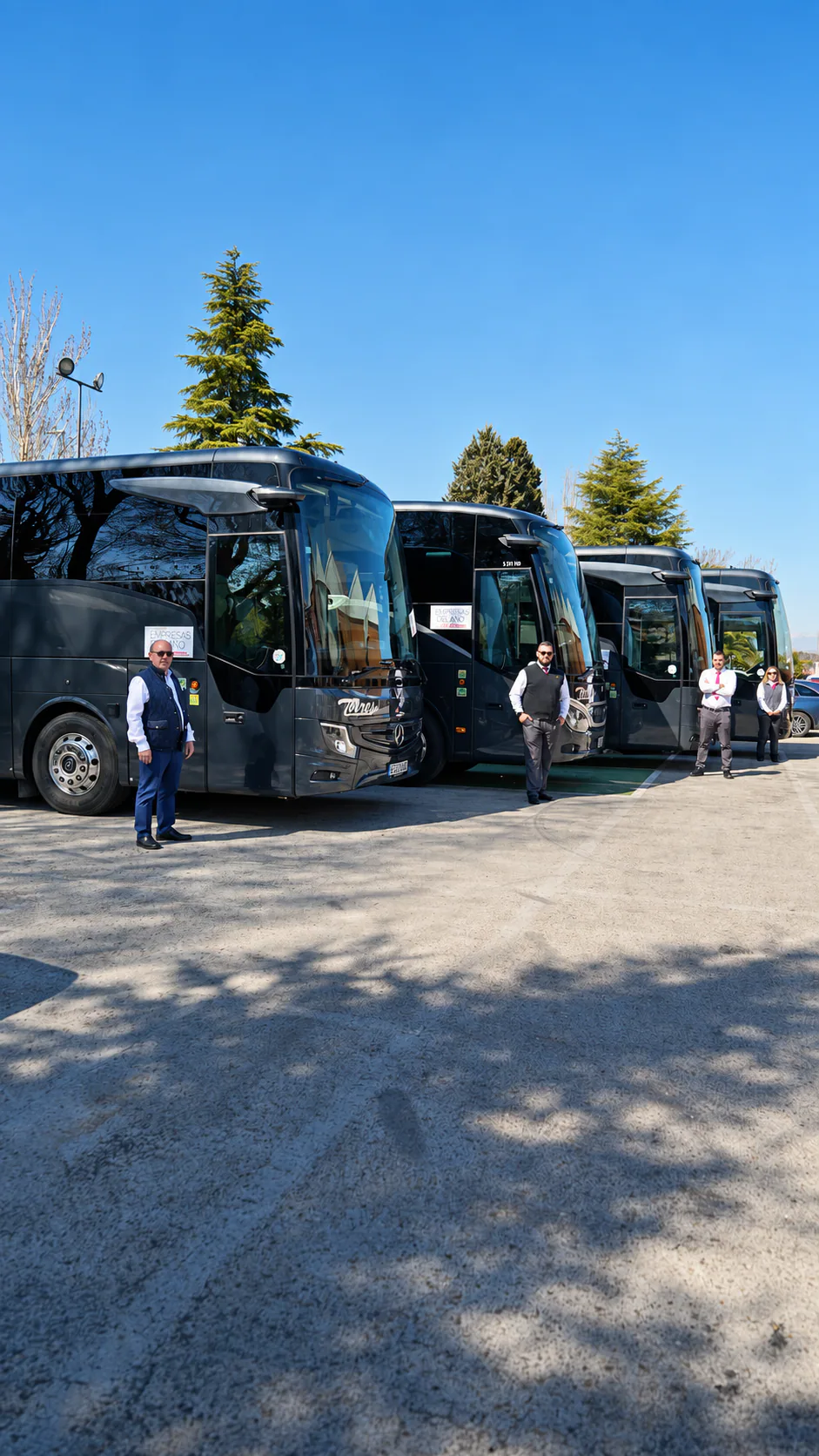 Autocares Torres Bus preparados para una excursión
